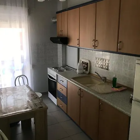 アパート Theodora