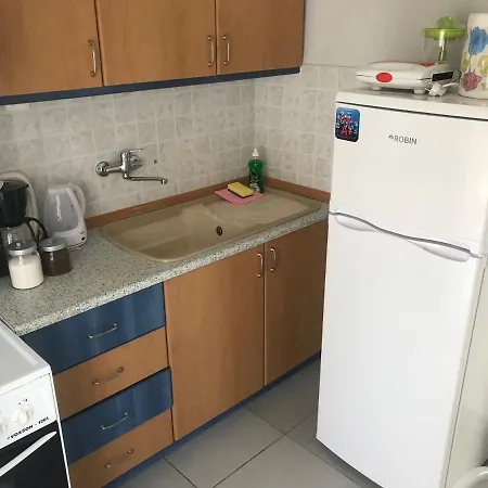 Theodora アパート *